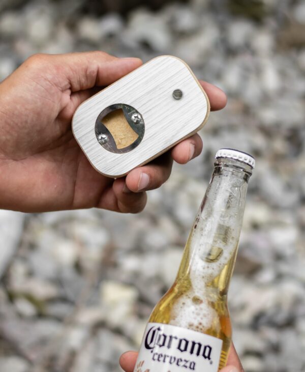 DESTAPADOR DE MANO RECTANGULAR -THE BEER- - Imagen 2