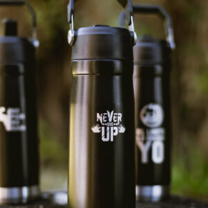 BOTELLA DE ACERO 650 ML -NEVER GIVE UP-