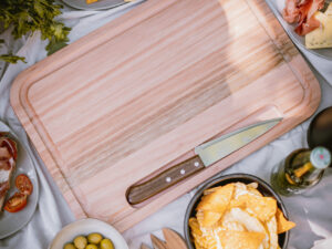 SET TABLA DE EUCA + CUCHILLO